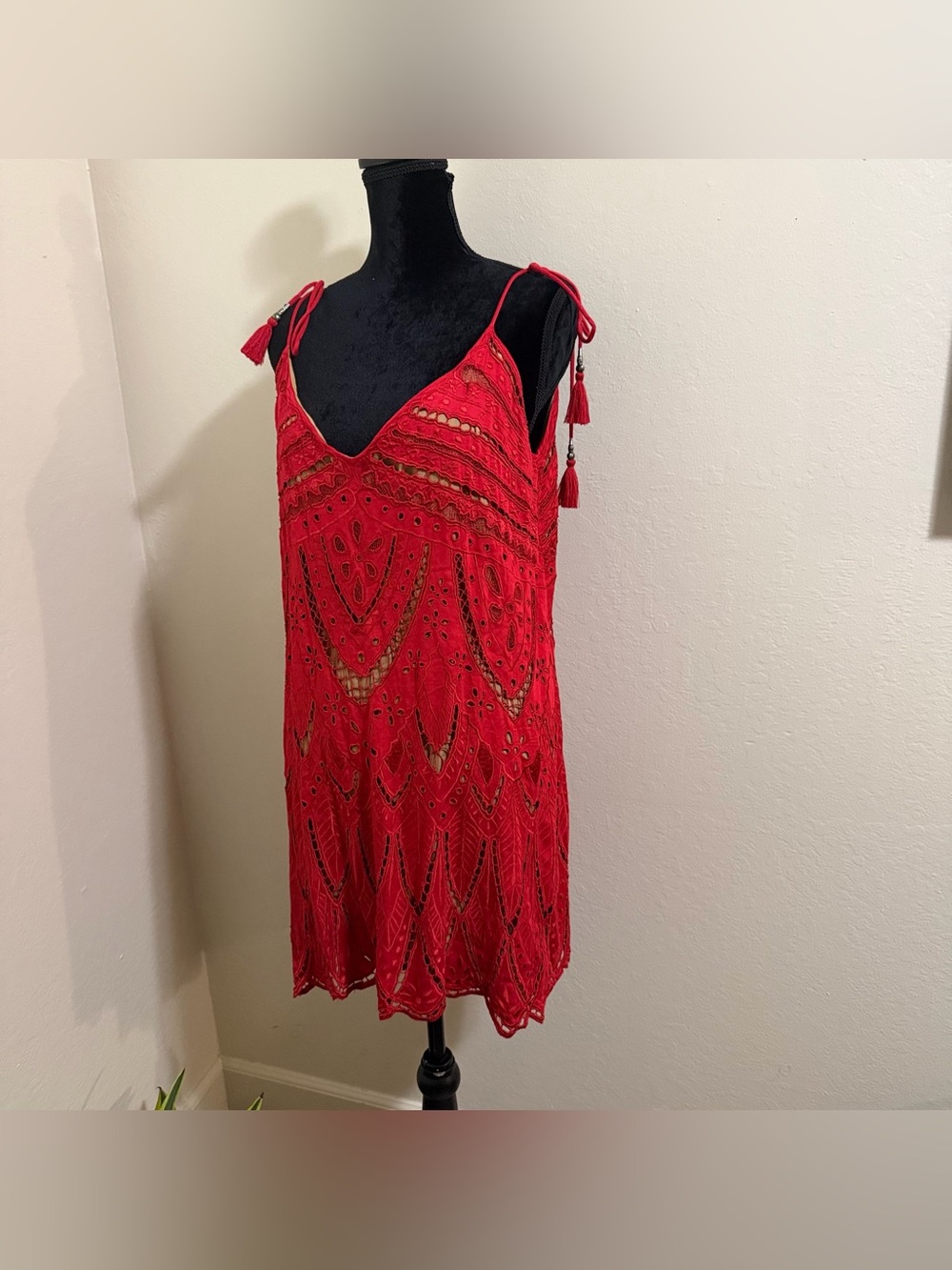 Free People PYT Mini Dress Red Lace Boho Crochet Scalloped Cutout Strappy V-Neck - Picture 4 of 15